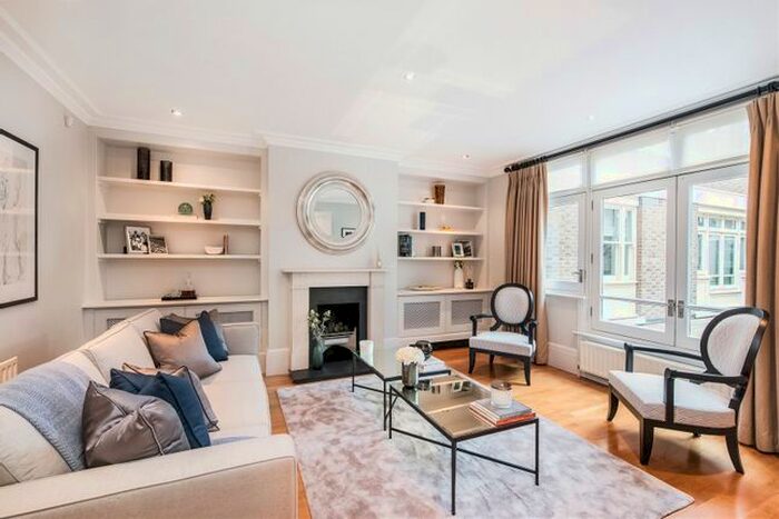 4 Bedroom Terraced House To Rent In St. Michael's Mews, Belgravia, London, SW1W