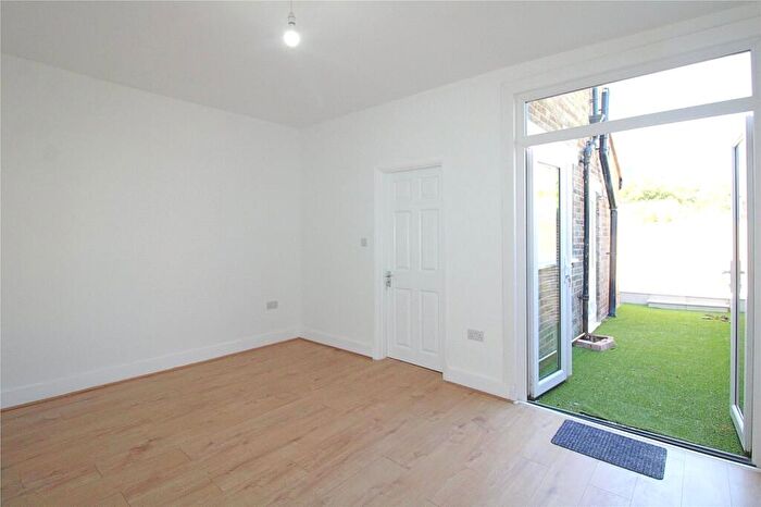 1 Bedroom Apartment To Rent In Oval Road, Croydon, CR0
