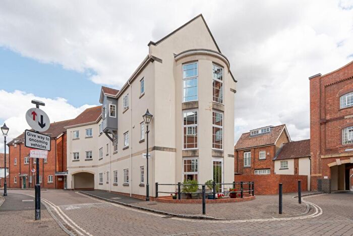 2 Bedroom Flat To Rent In Coopers Lane, Abingdon, OX14