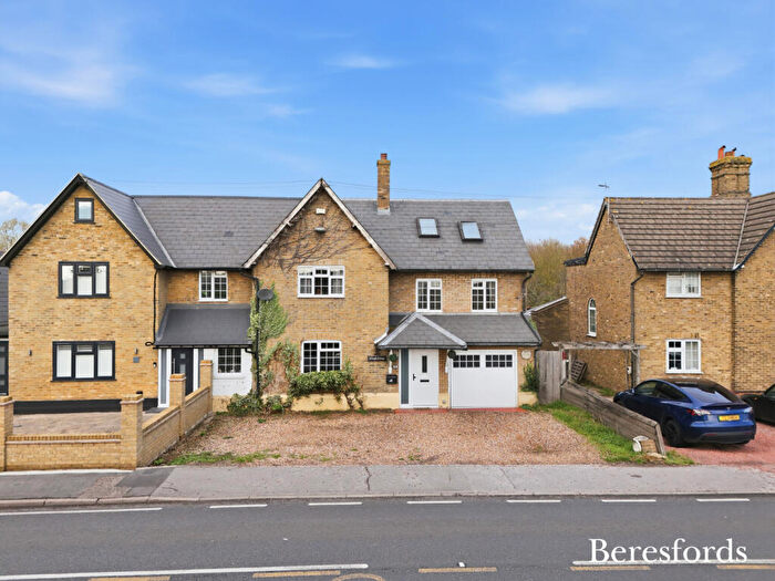 4 Bedroom Semi Detached House For Sale In St. Marys Lane, Upminster, RM14