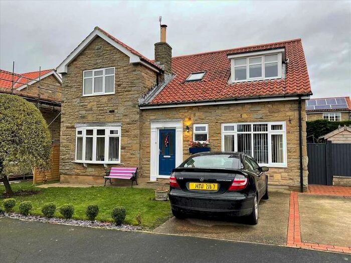 4 Bedroom House For Sale In Dovecot Close, Gristhorpe, YO14