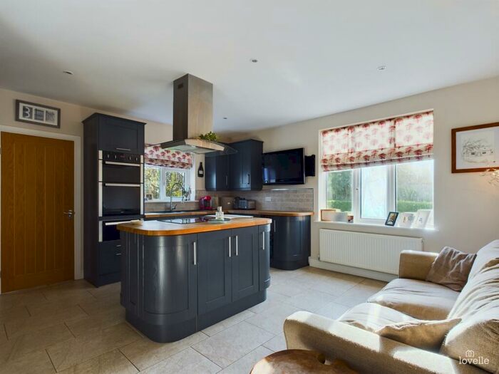 4 Bedroom Detached House For Sale In School Lane, North Kelsey, LN7