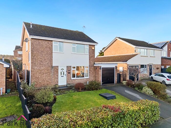 3 Bedroom Detached House For Sale In Park Avenue, Sherburn In Elmet, Leeds, LS25