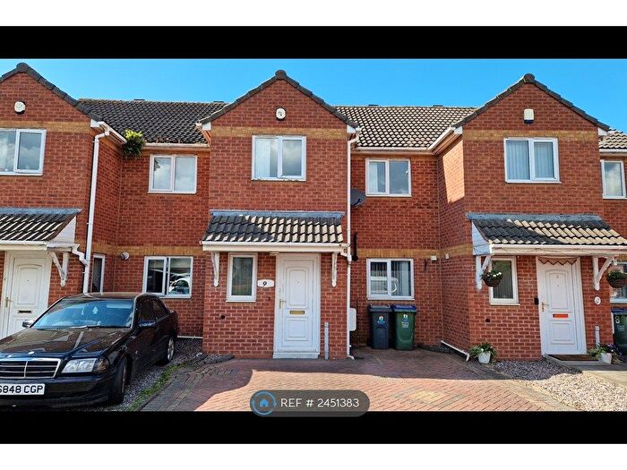 3 Bedroom Terraced House To Rent In Goldencrest Drive, Oldbury, B69