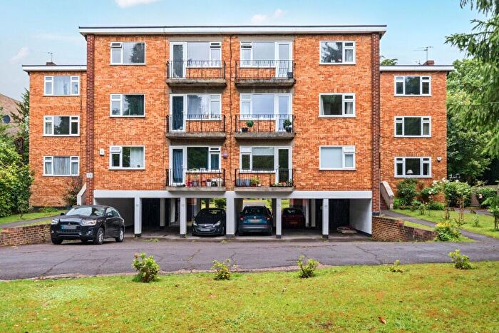 3 Bedroom Flat To Rent In Copers Cope Road, Beckenham, BR3