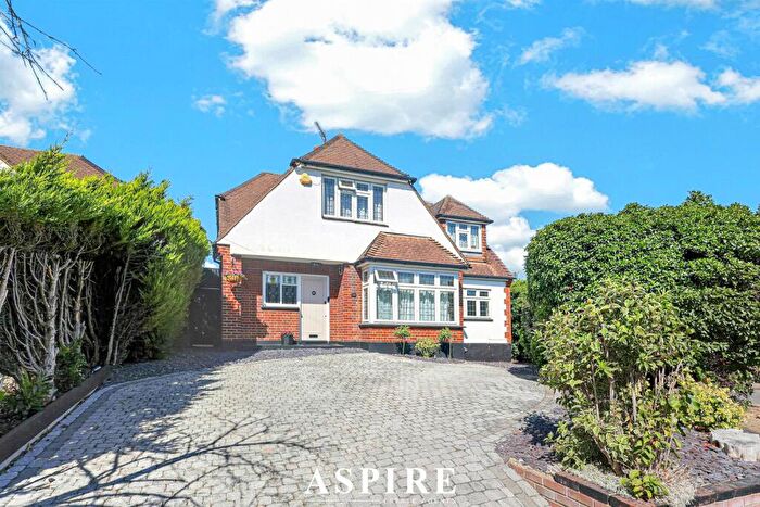 4 Bedroom Detached House To Rent In Video Tour Inside - Hollytree Gardens, Rayleigh, SS6