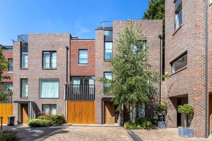 5 Bedroom House To Rent In Marwood Square, Muswell Hill, N10