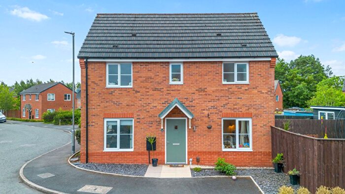 3 Bedroom Semi-Detached House For Sale In Cardinal Way, Newton-Le-Willows, WA12