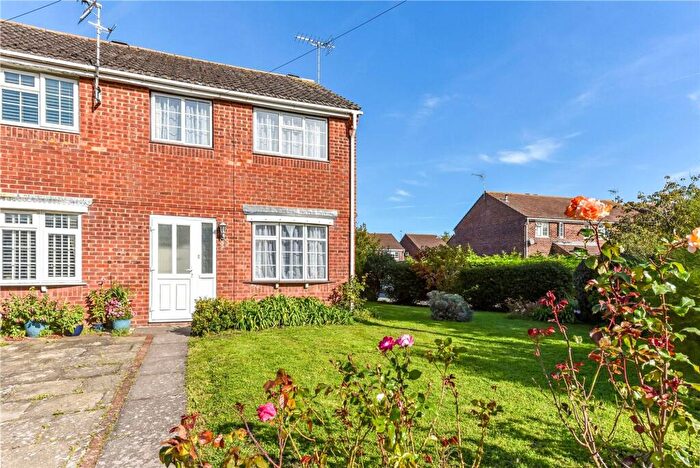 3 Bedroom Property For Sale In Windsor Road, Chichester, PO19