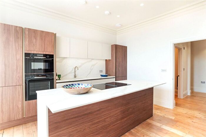 3 Bedroom Flat For Sale In Seabrook Road, Hythe, Kent, CT21