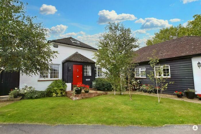 5 Bedroom Bungalow For Sale In Willow Walk, Meopham, Gravesend, DA13