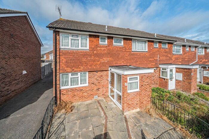 3 Bedroom End Terrace House For Sale In Alder Way, Swanley, Kent, BR8
