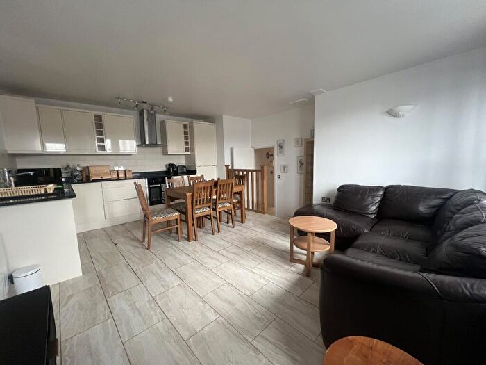 2 Bedroom Flat To Rent In Woolwich, SE18
