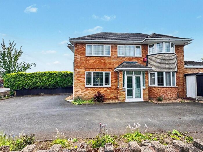 3 Bedroom Detached House For Sale In Little Sutton Road, Four Oaks, B75