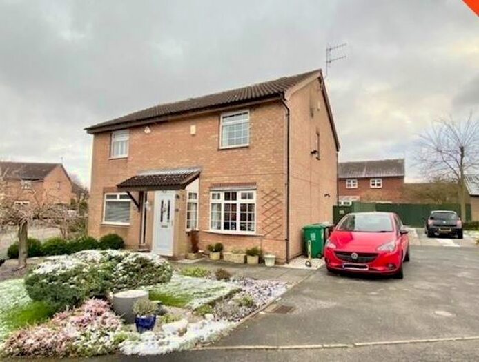 3 Bedroom Semi-Detached House To Rent In Dean Close, Wollaton, Nottingham, NG8
