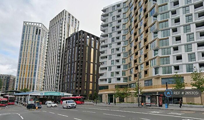 2 Bedroom Flat To Rent In Dukes Court, London, SE13