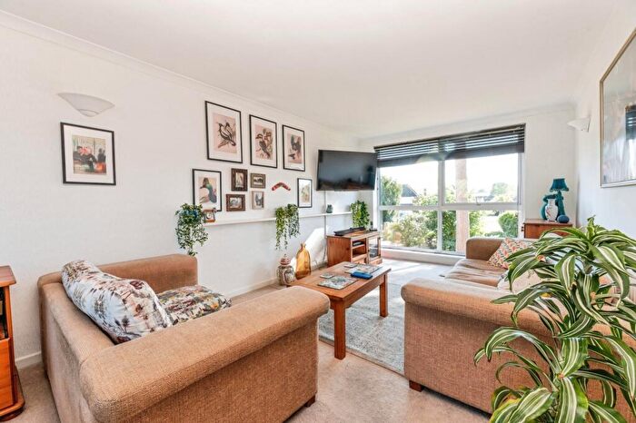2 Bedroom Flat For Sale In Rydens Road, Walton-on-Thames, Surrey, KT12