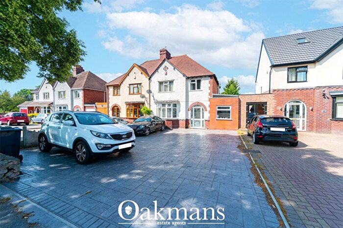 3 Bedroom Semi-Detached House For Sale In Sutton Road, Walsall, West Midlands, WS5