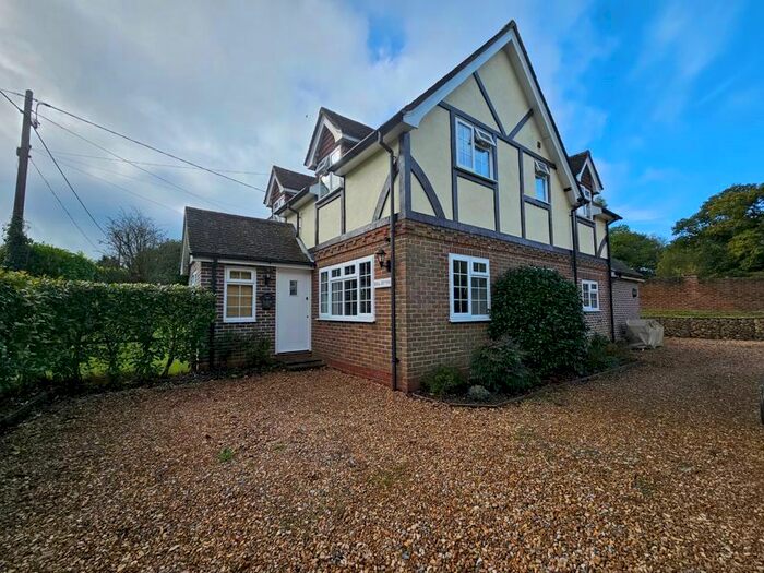 4 Bedroom Detached House To Rent In Northchapel, Petworth, GU28