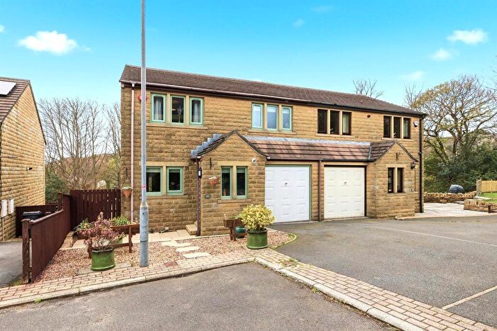 3 Bedroom Semi Detached House For Sale In Holmfirth, HD9