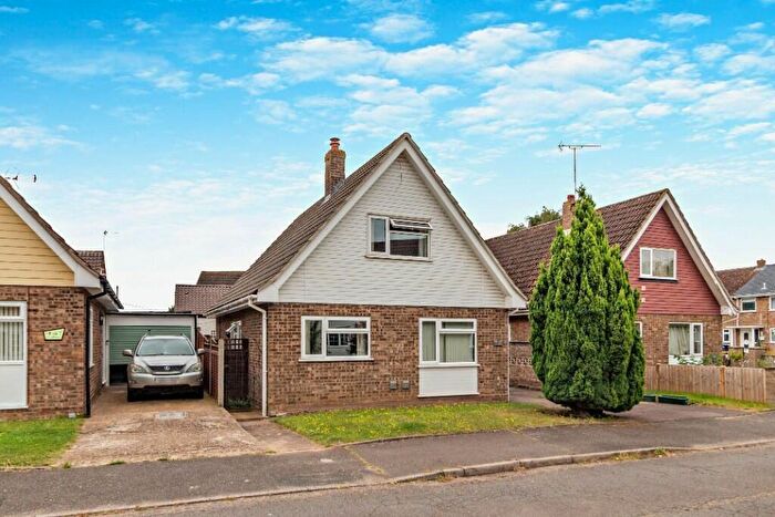2 Bedroom Bungalow For Sale In Tithe Avenue, Beck Row, Bury St Edmunds, IP28