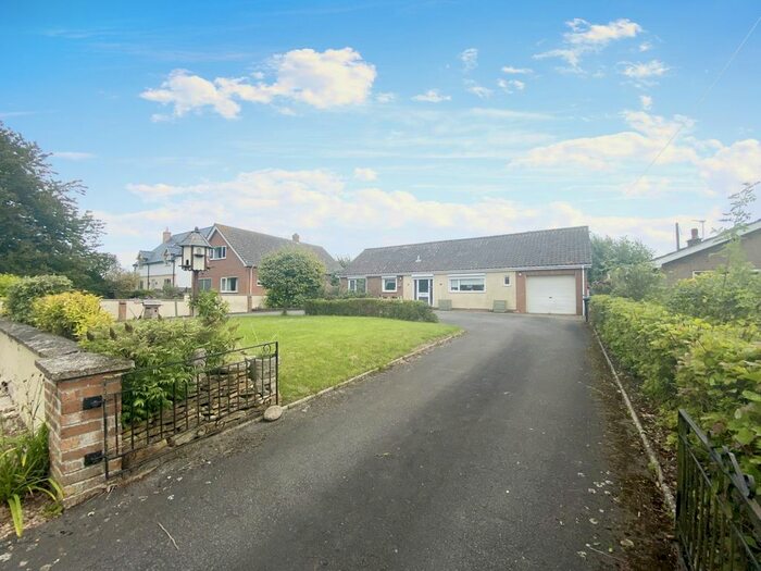 3 Bedroom Bungalow For Sale In Dovecote Lane, Coleby, Lincoln, LN5