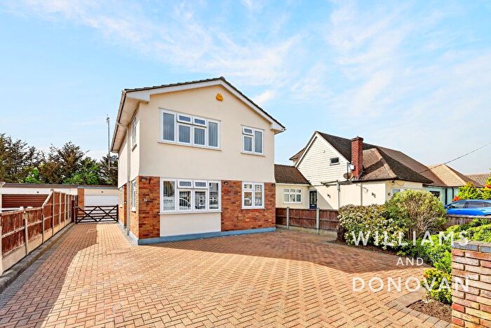 3 Bedroom Detached House For Sale In Albert Road, Benfleet, SS7