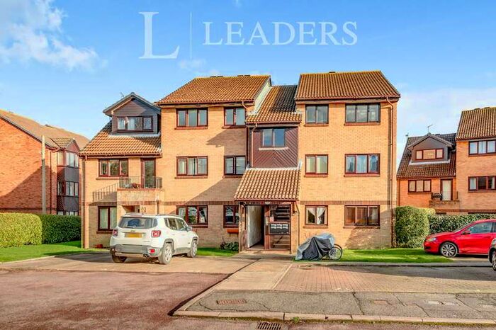 2 Bedroom Apartment To Rent In Manor Fields, Horsham, RH13