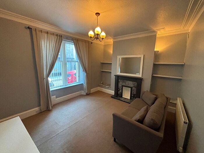 1 Bedroom Flat To Rent In Raeburn Place, Rosemount, Aberdeen, AB25
