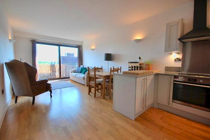 2 Bedroom Flat To Rent In Isaac Way, Manchester, M4