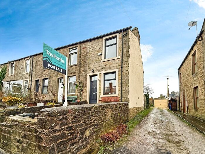 2 Bedroom Terraced House For Sale In Smith Street, Barnoldswick, BB18