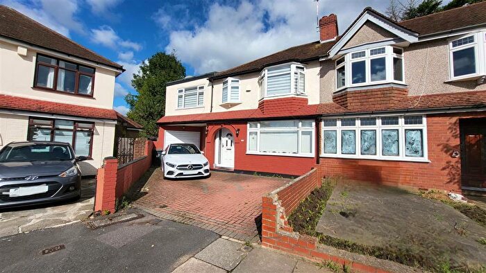 5 Bedroom House To Rent In Woodgrange Avenue, Enfield, EN1