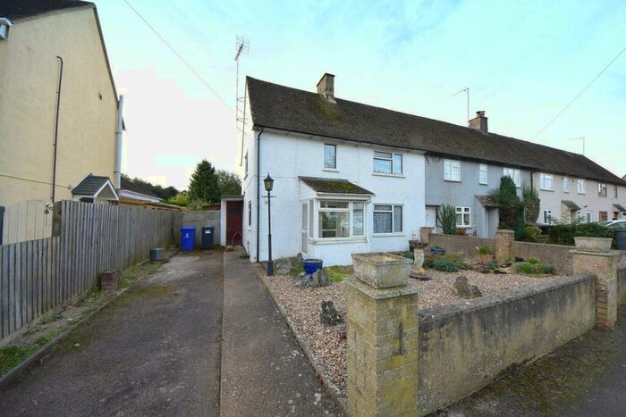 3 Bedroom Semi-Detached House For Sale In Orchard Way, Kings Sutton, OX17