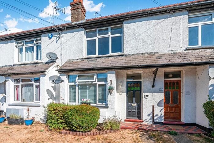 1 Bedroom Flat For Sale In Lyme Regis Road, Banstead, SM7