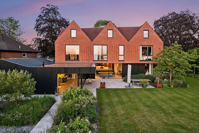 6 Bedroom Detached House For Sale In Oakway, Amersham, Buckinghamshire, HP6