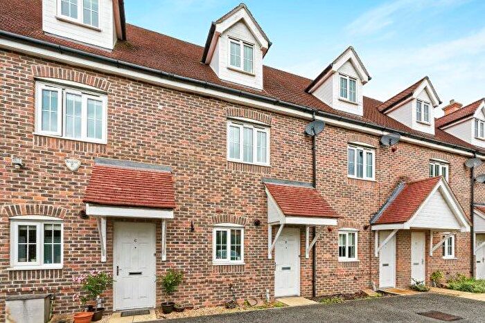 3 Bedroom Property To Rent In Stoke Mill Close, Guildford, GU1