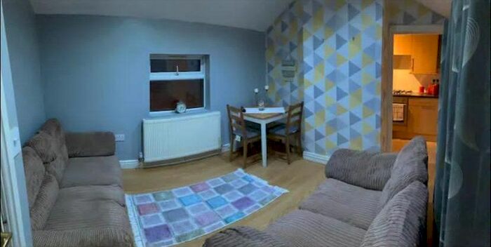 2 Bedroom Flat To Rent In York Street, Cardiff, CF5
