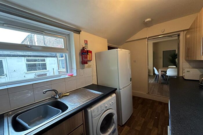 1 Bedroom Semi-Detached House To Rent In City Road, Dunkirk, NG7