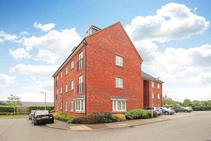3 Bedroom Apartment For Sale In Milburn Drive, Northampton, NN5
