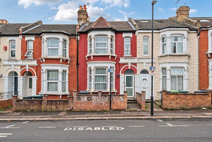 3 Bedroom Terraced House For Sale In Cranbrook Park, London, N22