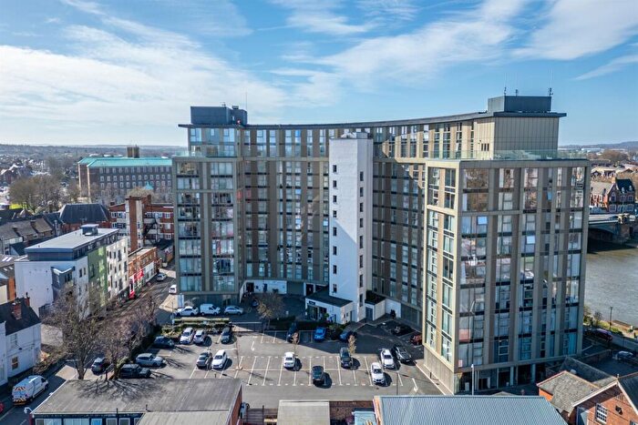 3 Bedroom Apartment To Rent In The Waterside Apartments, Pavilion Road, NG2