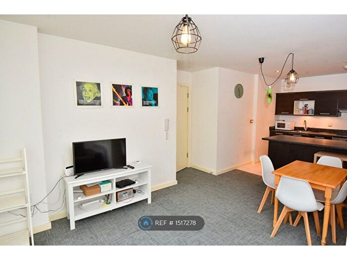 2 Bedroom Flat To Rent In High Street, Manchester, M4