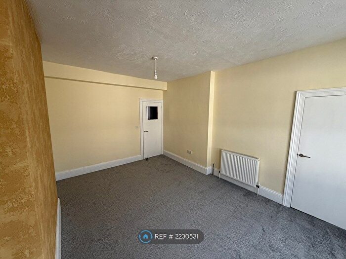 1 Bedroom Flat To Rent In Western Place, Worthing, BN11