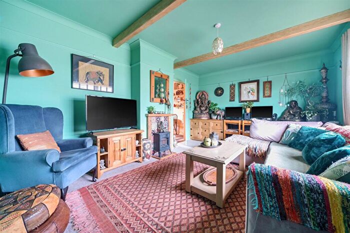 3 Bedroom Terraced House For Sale In Plains Avenue, Maidstone, ME15 - Photo 8