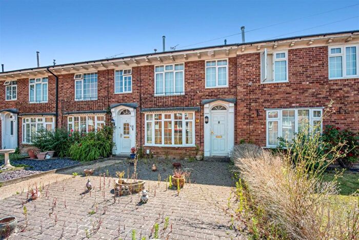 3 Bedroom Terraced House For Sale In Holman Close, Waterlooville, PO8