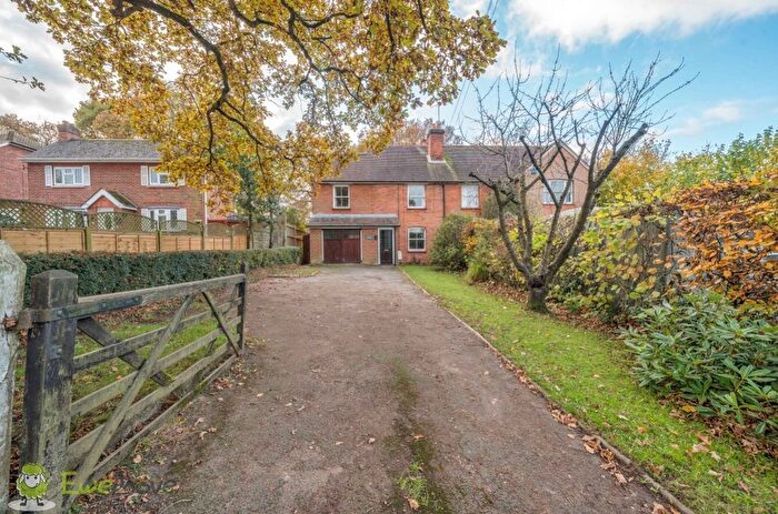 3 Bedroom Semi-Detached House To Rent In Tadley Hill, Tadley, Hampshire, RG26