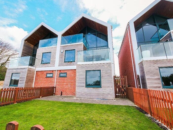 4 Bedroom Town House To Rent In Rotten Row, Southport, Merseyside, PR8