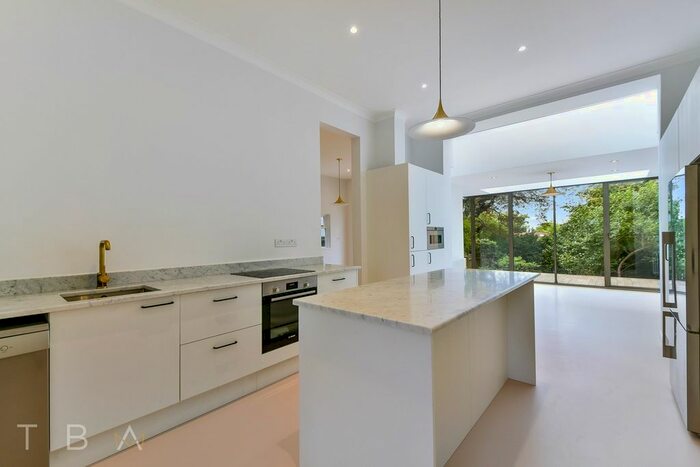 5 Bedroom Property To Rent In Park Drive, London, NW11