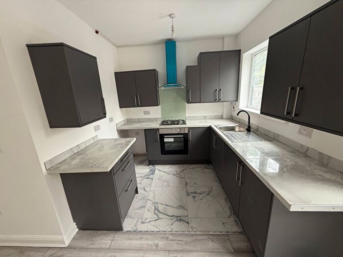 3 Bedroom Property To Rent In Sedgley Road West, Tipton, DY4