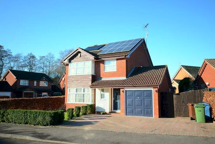 4 Bedroom Detached House To Rent In Hale End, The Warren, Bracknell, RG12